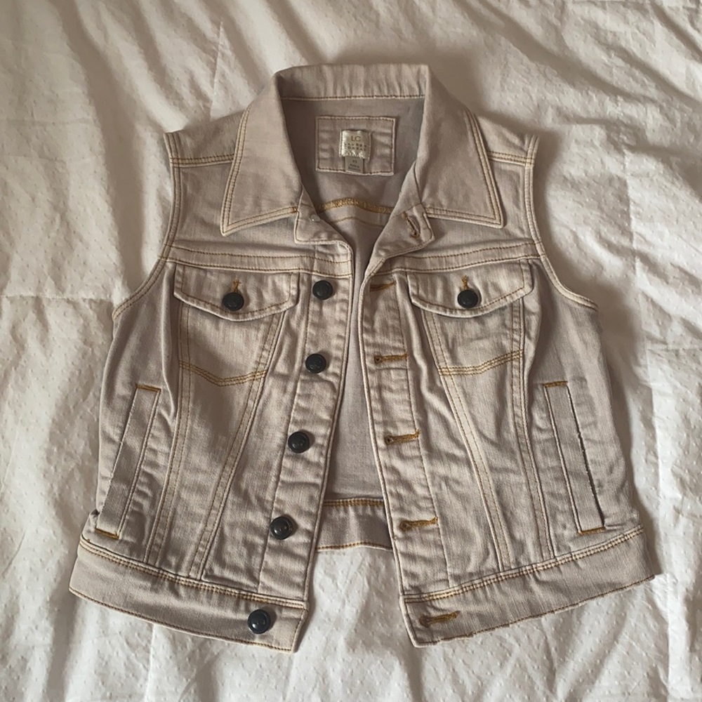 LAUREN CONRAD- Denim vest